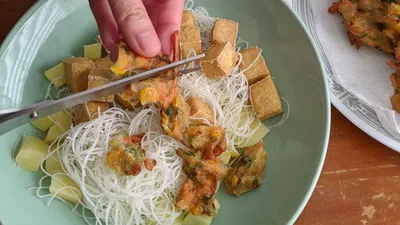 Makan siang ketoprak dan refleksi tentang Global Value Chain (GVC) featured image