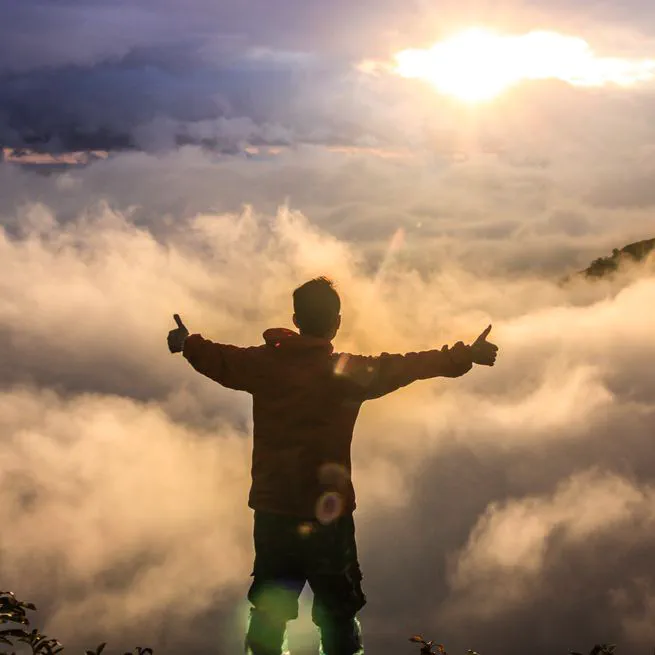 Model konsumsi intertemporal 3 periode: bekerja, pensiun, dan akhirat.